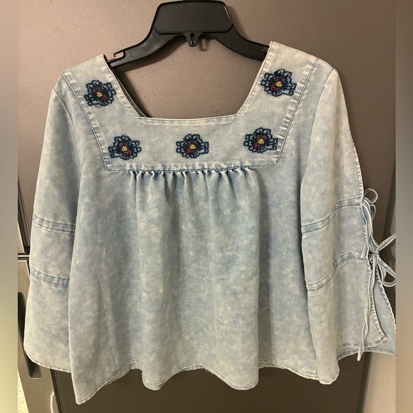 POL Tops - Embroidered POL Denim Blue Women's Peasant Embroidered Top M